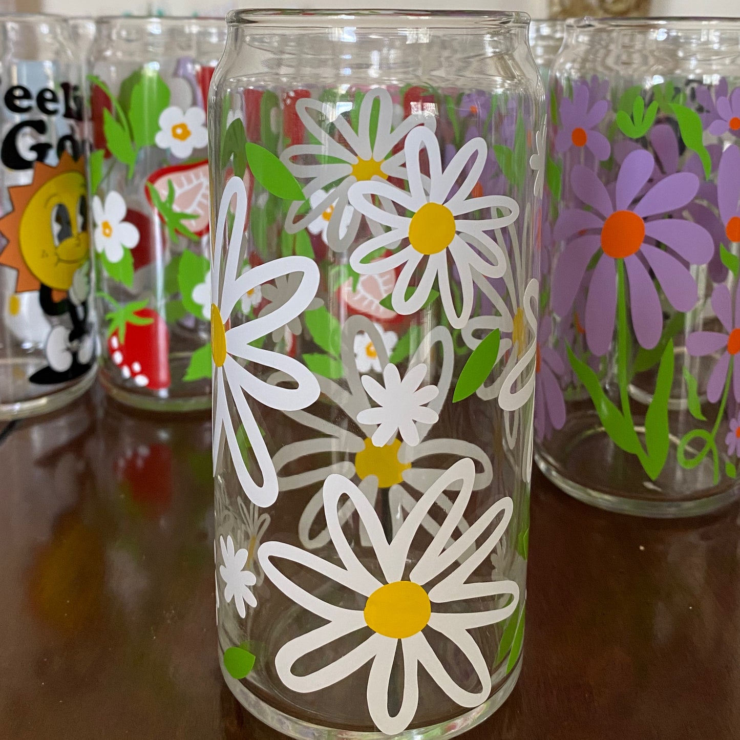 Daisy White Outline Cup
